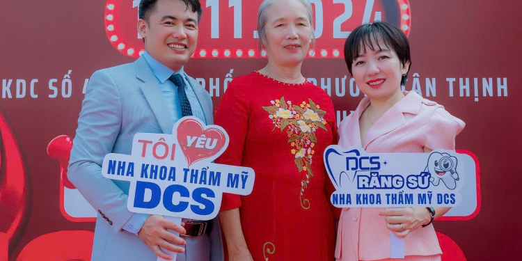 Bác sĩ Vũ Trọng Quỳnh hạnh phúc vì luôn có mẹ và gia đình đồng hành trong sự nghiệp